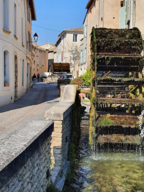 Maison de village façon Loft, avec cour et terrasse, dans le centre historique